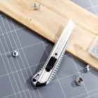 Deli Tools Alumínium Házas Pengekés 18mm EDL4255