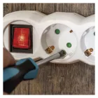 Emos Hosszabbító Elosztó 3 Aljzat 1.5m 1.5mm2 16A Kapcsolóval