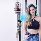 Wozinsky Szelfibot / Állvány AI Arckövető Gesztusvezérléssel - Fekete