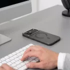 iPhone 17 Pro / 18 Pro Tok - Tech-Protect MagZero MagSafe - Áttetsző-Fekete