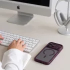 iPhone 18 Pro / 17 Pro Tok - Tech-Protect MagPeak MagSafe CC - Sötét Cseresznye