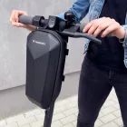 Wozinsky Vízálló Kormánytáska Rollerhez/Robogóhoz 4L - Fekete