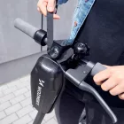 Wozinsky Vízálló Kormánytáska Rollerhez/Robogóhoz 2L - Fekete